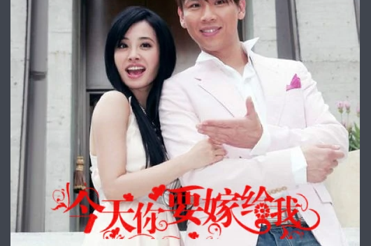 听我说手牵手跟我一起走是什么歌