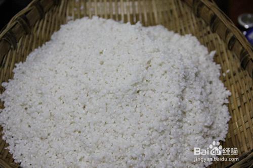 新手易做的重庆腊味糯米丸子