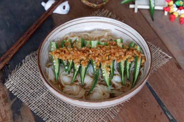 蒜香魔芋蒸秋葵