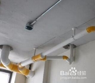 不小心钻透楼房下水管道怎样修复