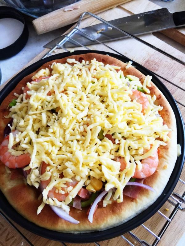 培根鲜虾芝士披萨