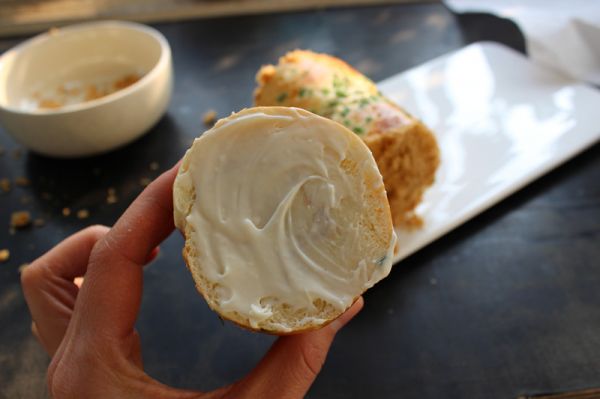 葱香肉松面包卷