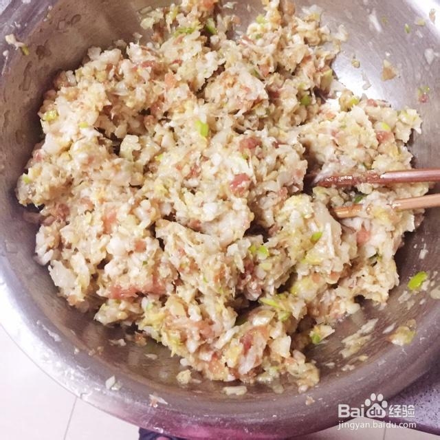 厨爸教你做酸菜馅饼