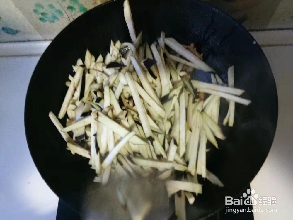 茄条炒肉的做法