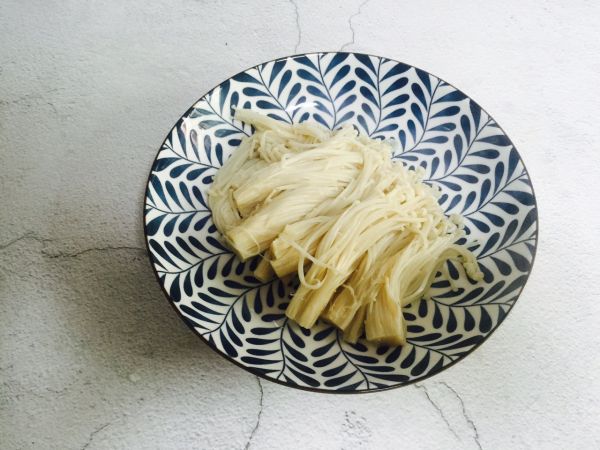 虫草花拌金针菇