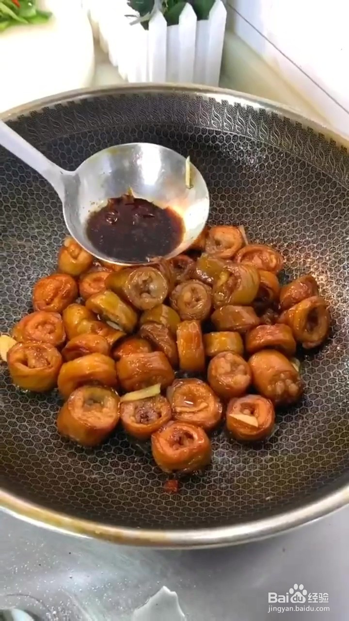 如何制作酱肥肠