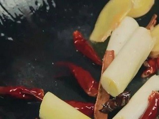 东坡肘子怎么做？