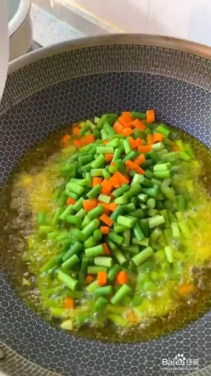 怎么做土豆炒蒜苔?