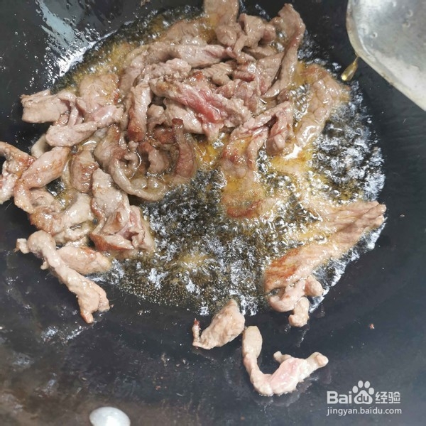 牛肉炒花生芽的做法