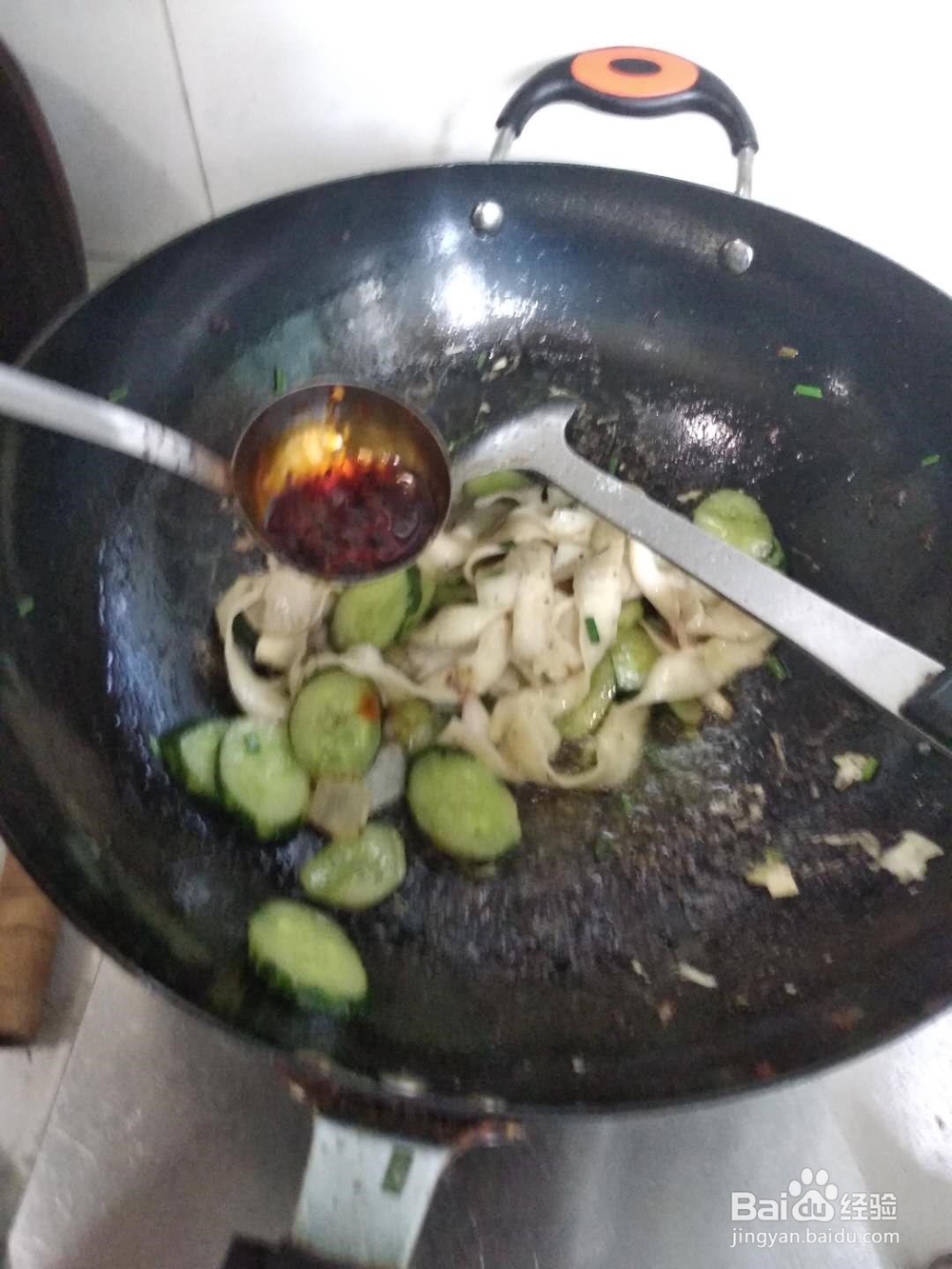 黄瓜蘑菇炒面如何做？