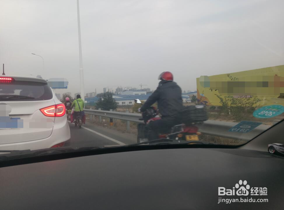 堵车时怎样安全驾驶