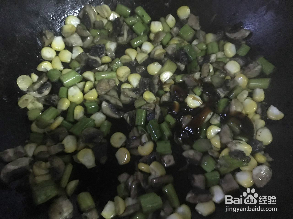 家常美食——蘑菇芦笋玉米浓汤