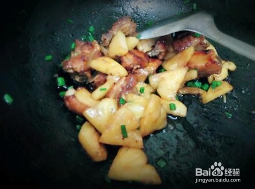 特色菠萝排骨 的做法