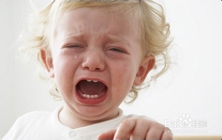 怎样给小宝宝清理鼻腔