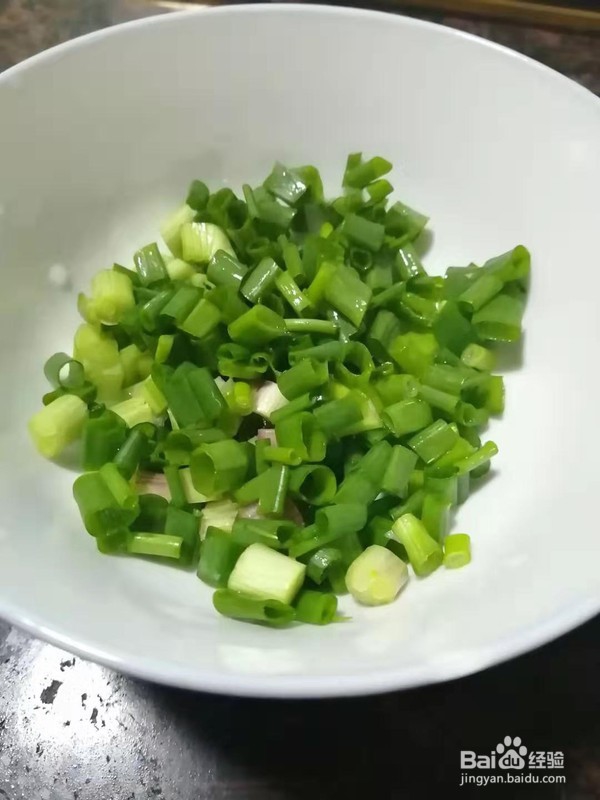 美味主食之葱油面的具体做法