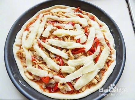 自制蘑菇鸡肉肠披萨的做法