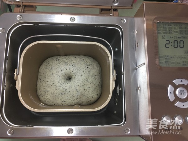 面包机版黑芝麻吐司