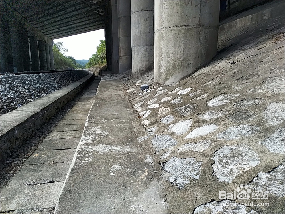 高边坡人字骨架的施工工序是什么？