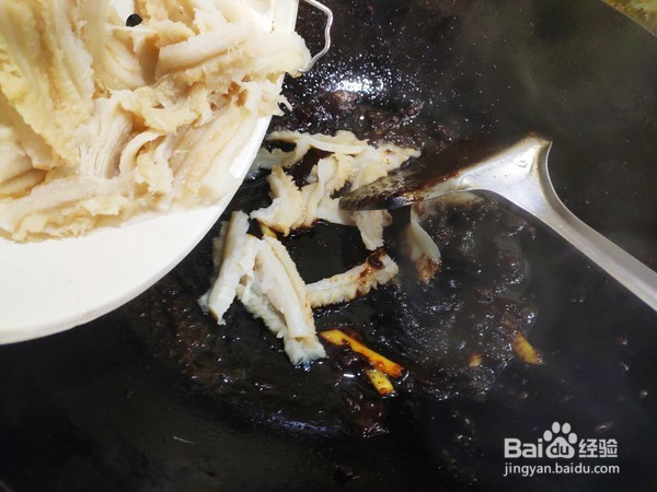 香气十足酱炖牛肚