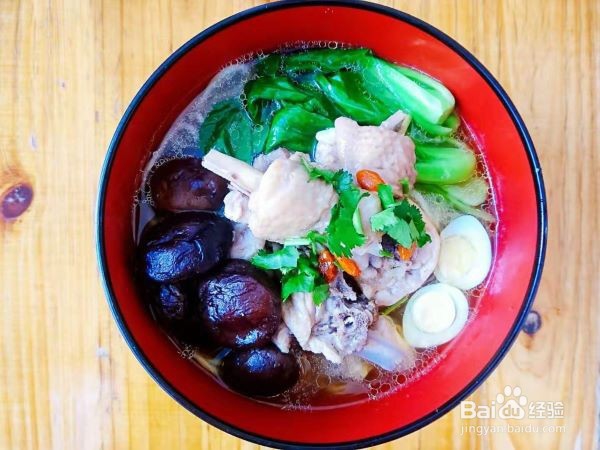 一碗暖心的香菇炖鸡面