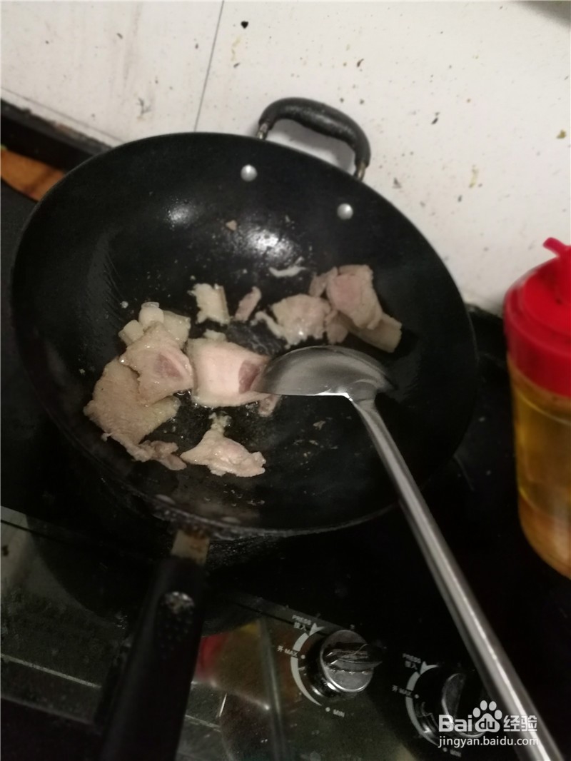 大蒜苗炒猪腿肉