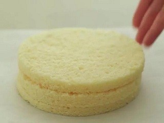 草莓雪崩蛋糕怎么做？