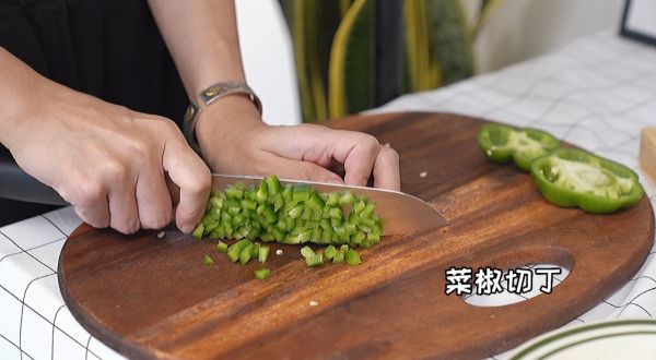 口蘑牛肉时蔬鸡蛋饼