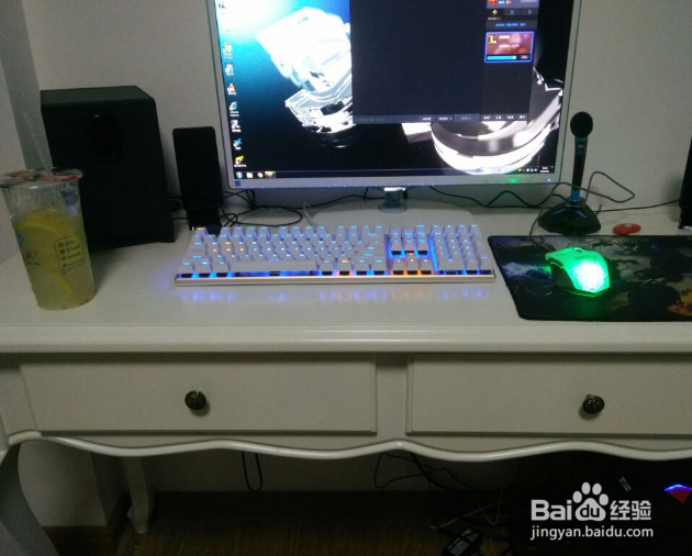 电脑硬件和软件的区别：