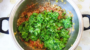 猪肉芹菜千层馅饼的制作方法