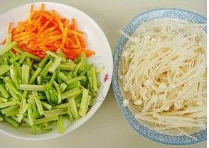养眼爽口的凉拌菜——凉拌芹菜金针菇