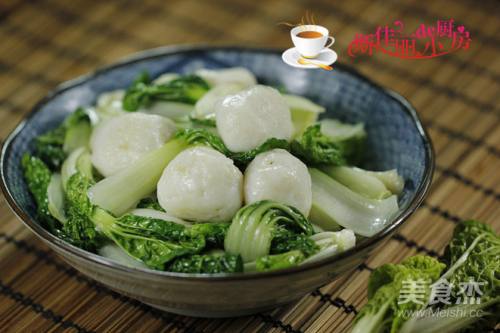 鱼丸炒小白菜