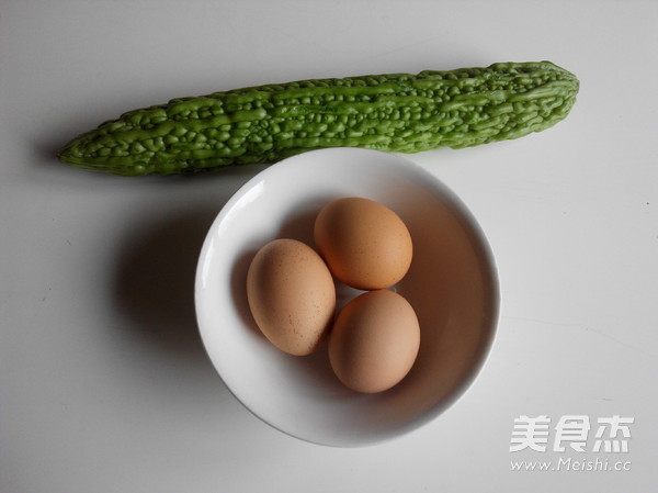 苦瓜炒蛋的做法