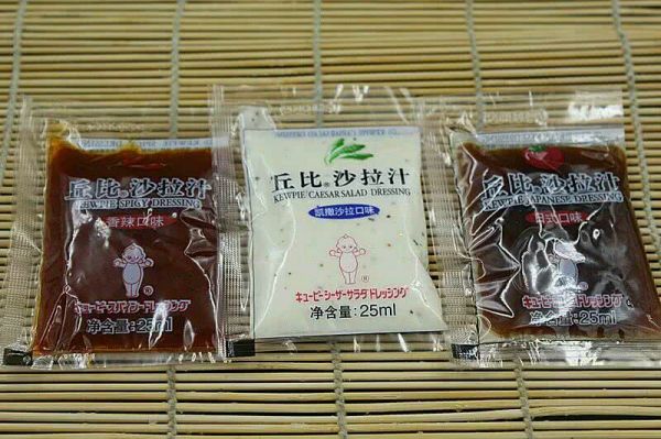 虫草花拌黄瓜木耳
