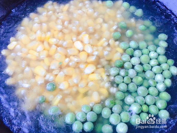 玉米豌豆炒虾仁的做法