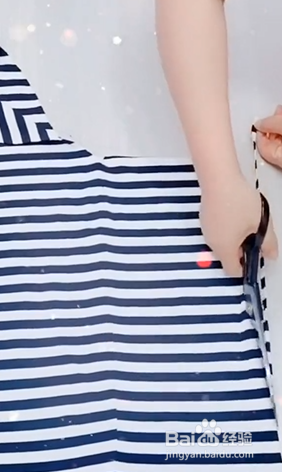 如何用旧衣服改围裙