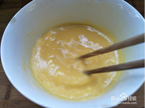 怎么做鸡蛋芹菜圈?