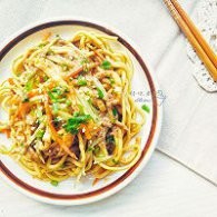 芝麻酱黄瓜胡萝卜凉面