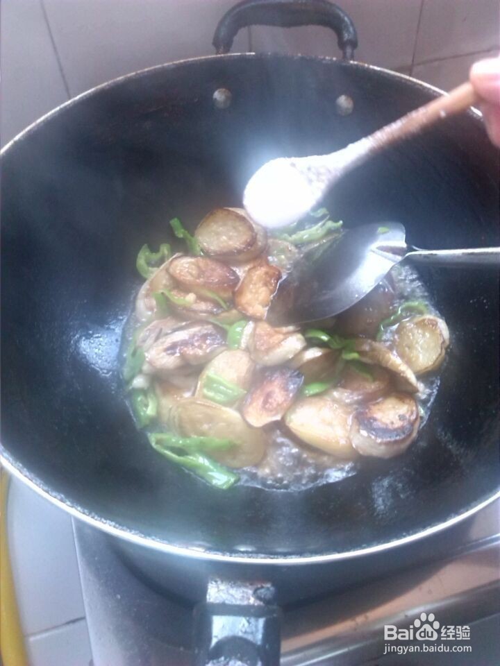 怎样制作油煎白茄？