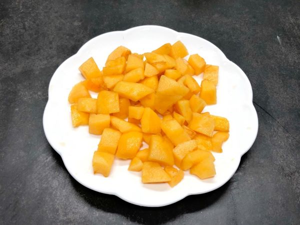 枇杷百香果汁饮品