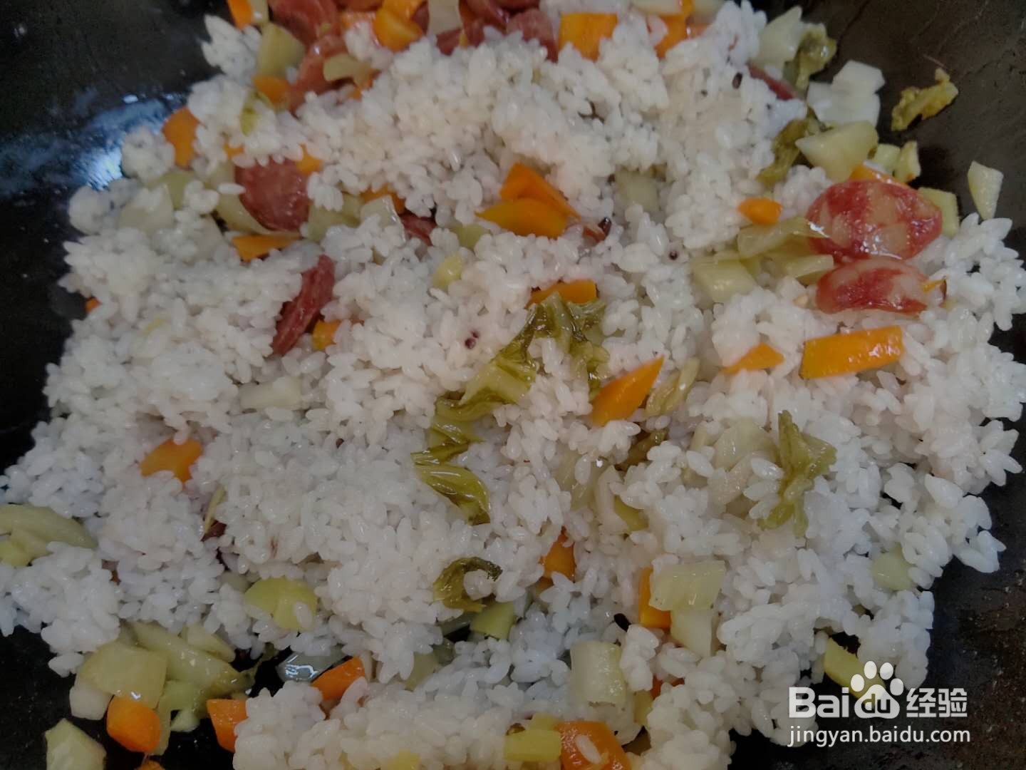 腊肠酸菜炒饭制作
