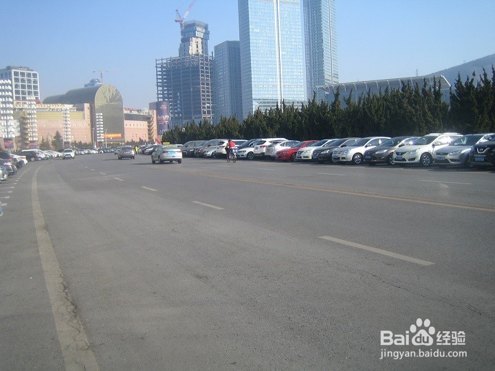 驾驶车辆的驾驶员怎样在城市中心安全驾驶