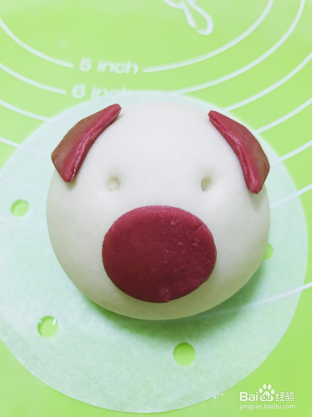 怎么做萌猪蛋黄豆沙包?