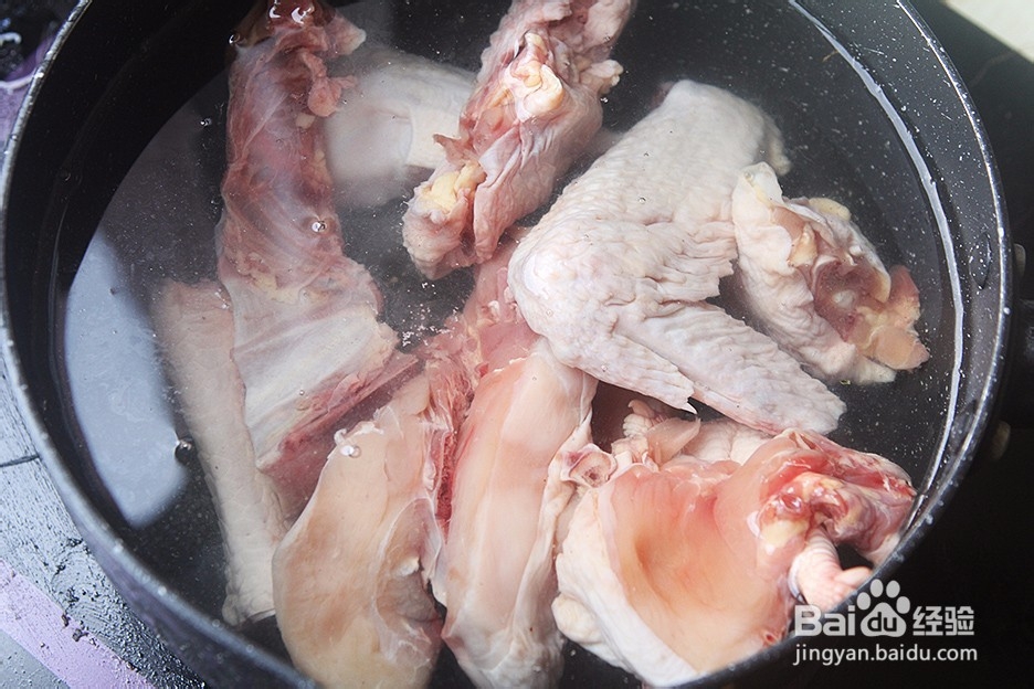 金针银耳黑枣煲鸡汤怎么做