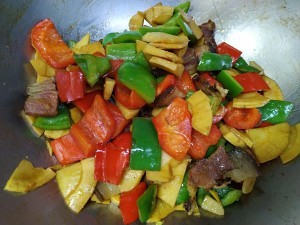 养生食补笋炒腊肉的做法