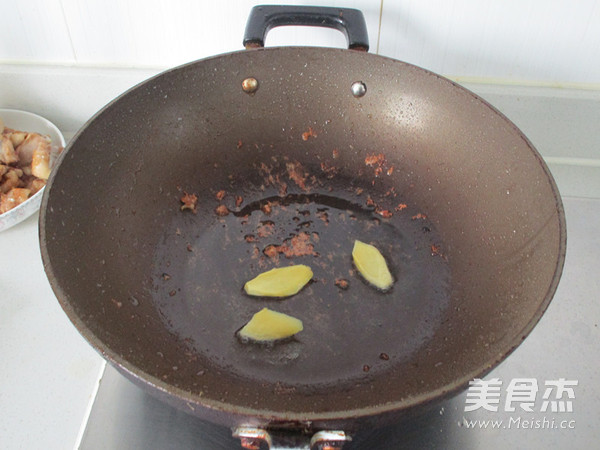 洋葱爆鸡块的做法