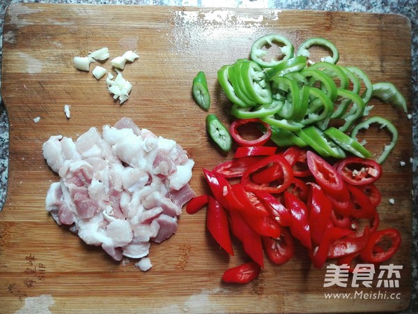 农家小炒肉的做法