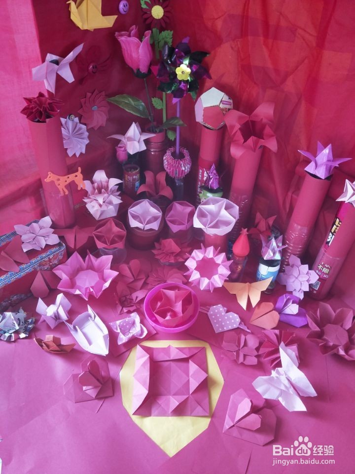 工艺美术馆：圆形多格彩盒。