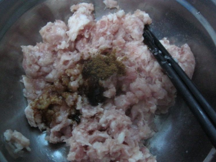 逢年过节,不能不用到的猪肉白萝卜水饺的做法