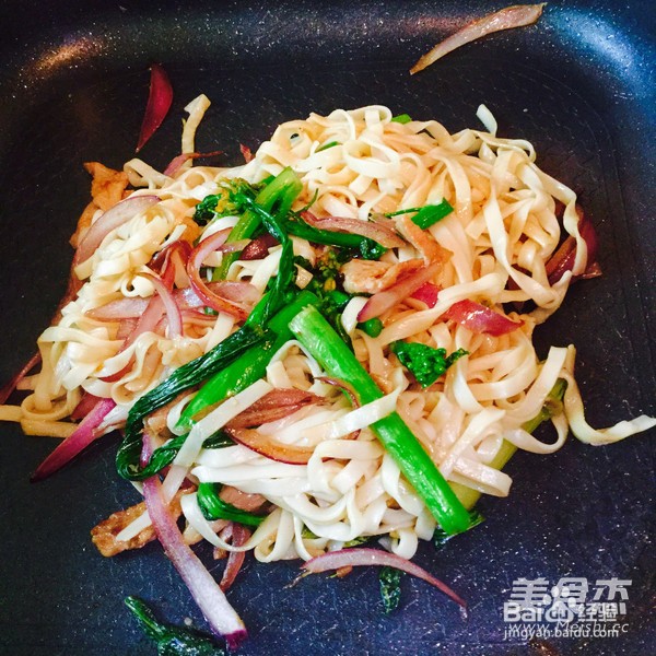 菜心炒面的做法