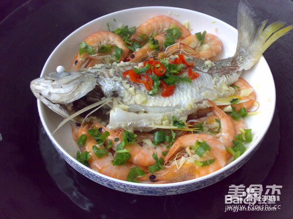 鱼虾满盘的做法